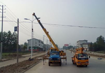 Onko Solar Street Lamp vielä sateisissa päivinä?-风向标 -4 组-夏雨